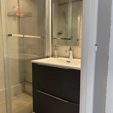 Joli T2 A Apartment